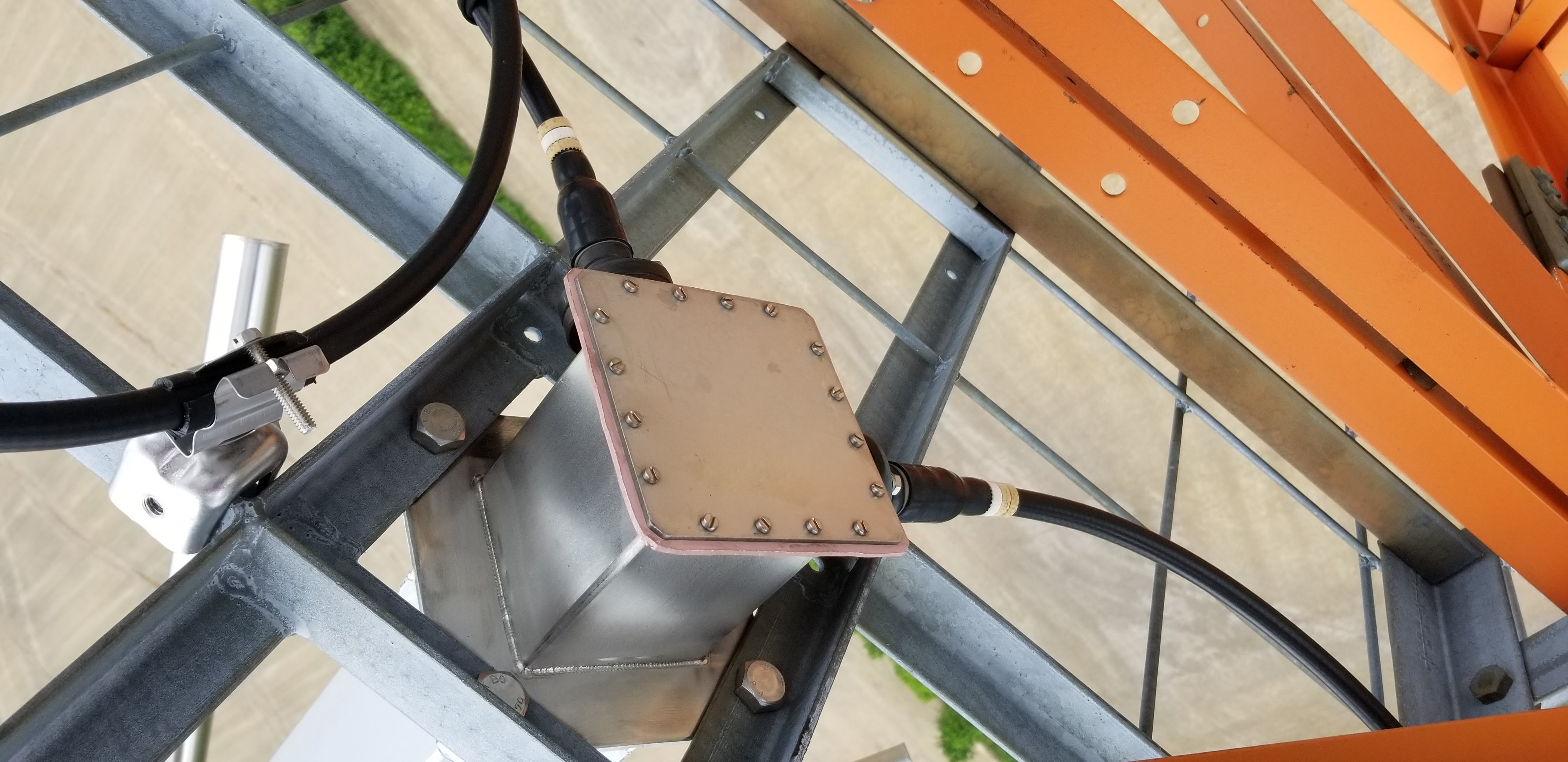 Antenna bay #2 inspection photo
